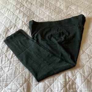 Woman skinny leg pants